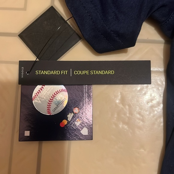 ⚾️ NWT New York Yankees Nike Swoosh shirt size Large - Picture 5 of 5